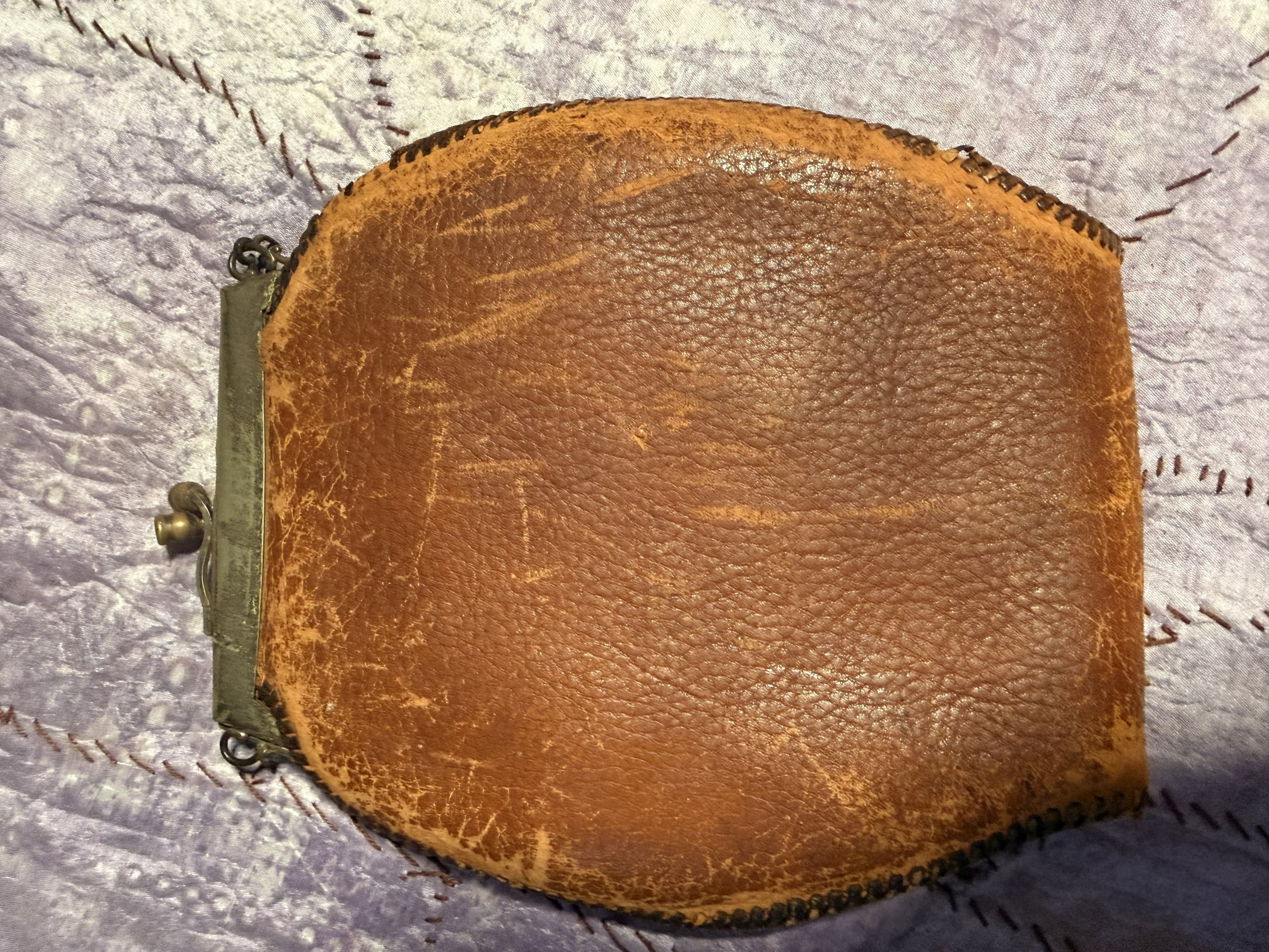 F28 - Antique 1910s Art Nouveau Hand Tooled Leather Peacock Purse w/ Original Mirror - Thumbnail 5