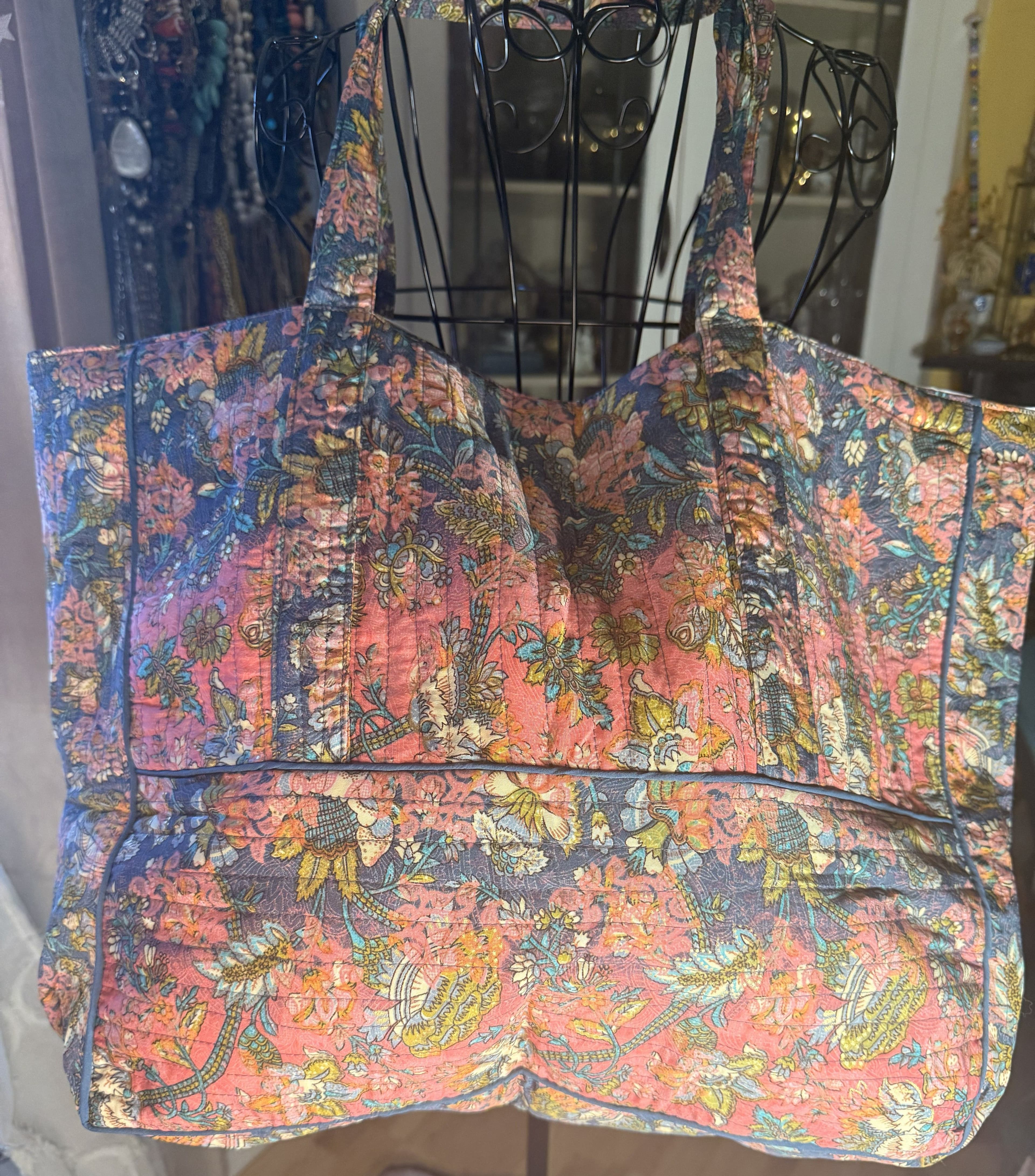 F20 - NWOT Karma Highway Karma Highway "Tagai" Floral Quilted Tote Bag