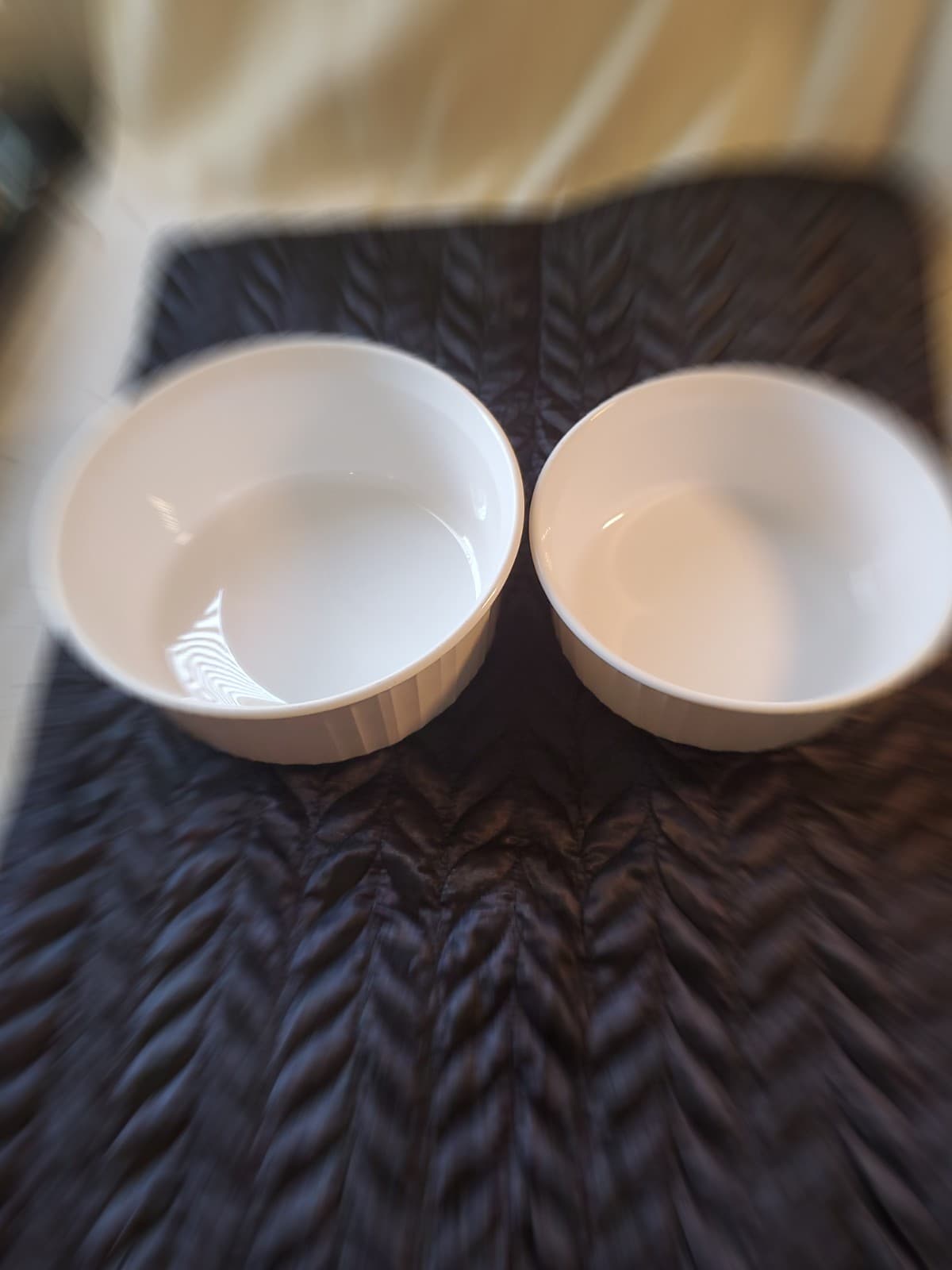 Vintage Corningware French White 2.5 & 1.6 litre Souffle/Casserole dish no lids