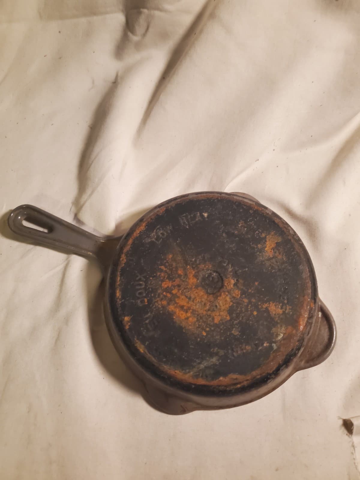 Vintage French Cast Iron Skillet No. 16 Gray Enamel Exterior 6.5" Made in France - Thumbnail 2