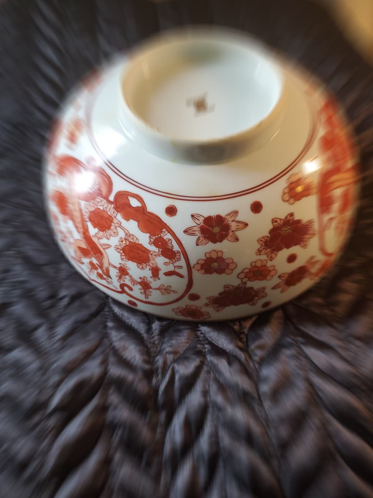 Vintage Gold Imari Hand Painted Porcelain Bowl 9.5” x 3.5” – Excellent Condition - Thumbnail 3