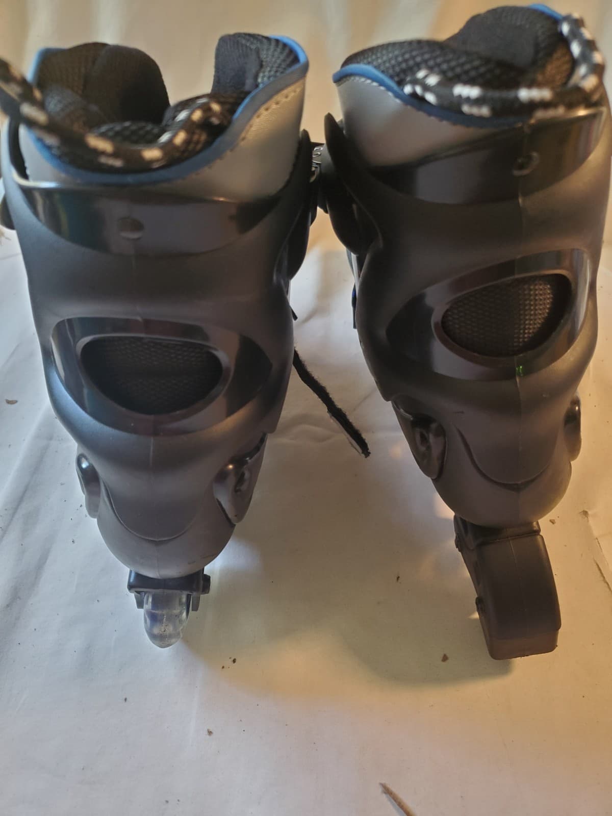 2XS Roller Blades Inline Skates Size 7 – Excellent Condition – With Travel Bag - Thumbnail 4