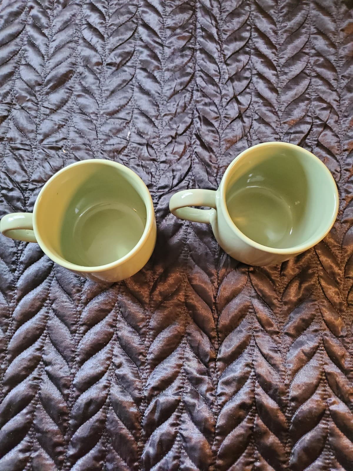 Set Of 2 Gibson Elite Green Vintage Stonewear Coffee Mugs. Excellent. Preowned. - Thumbnail 3