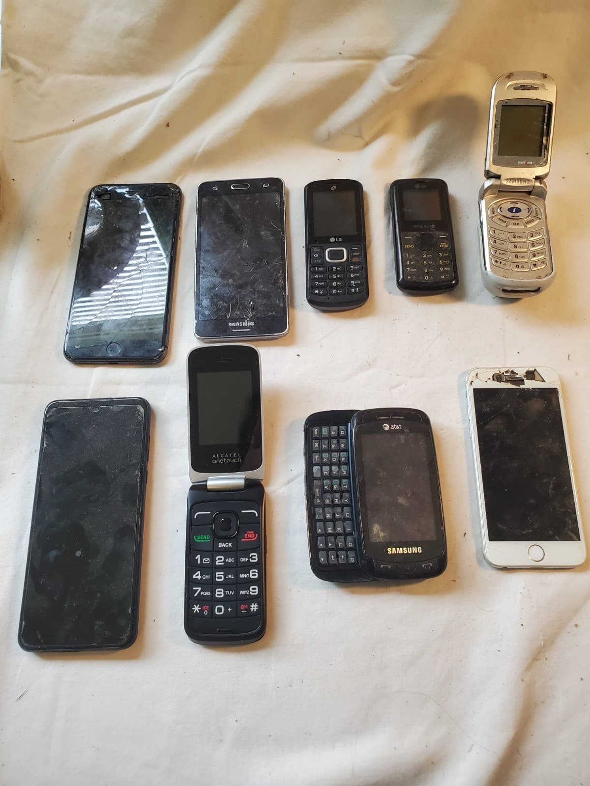 9 Cell Phone Lot iPhone Samsung Motorola & More Untested Parts Repair Only