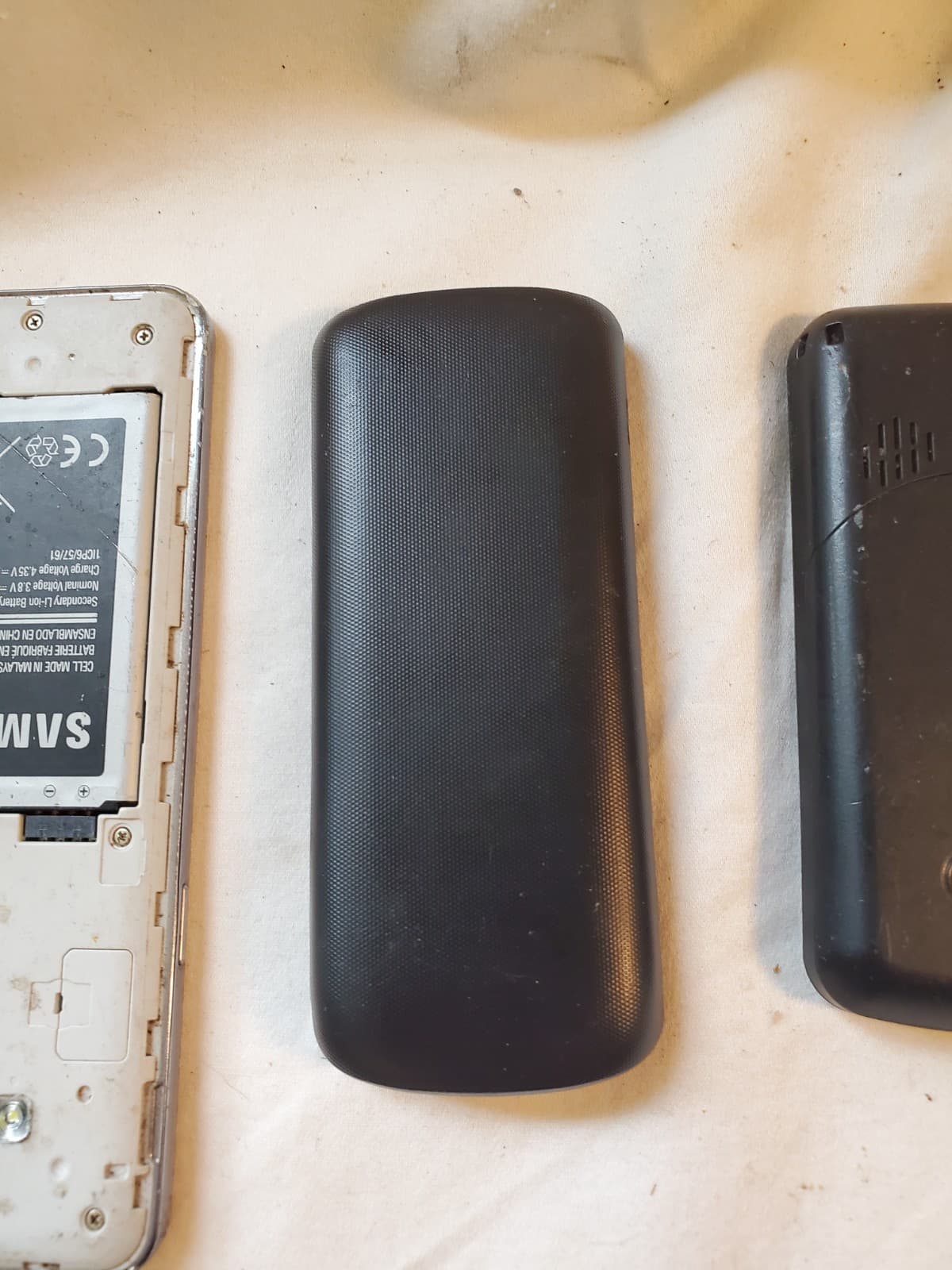 9 Cell Phone Lot iPhone Samsung Motorola & More Untested Parts Repair Only - Thumbnail 13