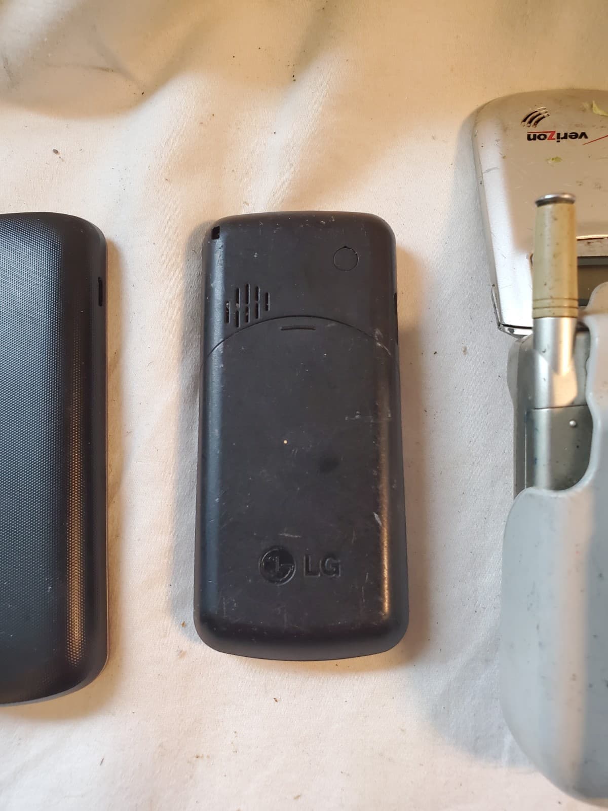 9 Cell Phone Lot iPhone Samsung Motorola & More Untested Parts Repair Only - Thumbnail 11