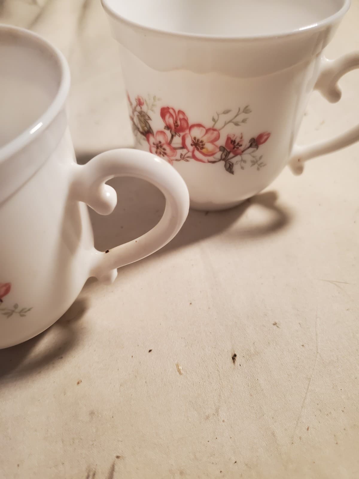 Arcopal France Floral Milk Glass Tea Cups Set of 2 Pink Blossom Pattern Vintage - Thumbnail 2