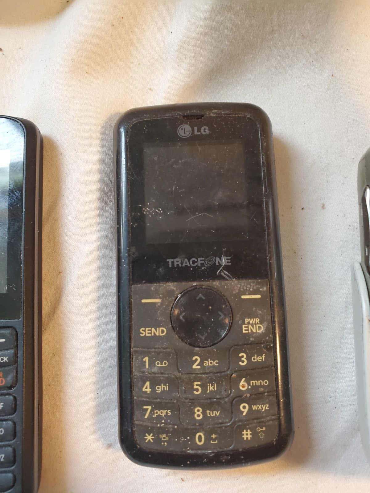 9 Cell Phone Lot iPhone Samsung Motorola & More Untested Parts Repair Only - Thumbnail 12