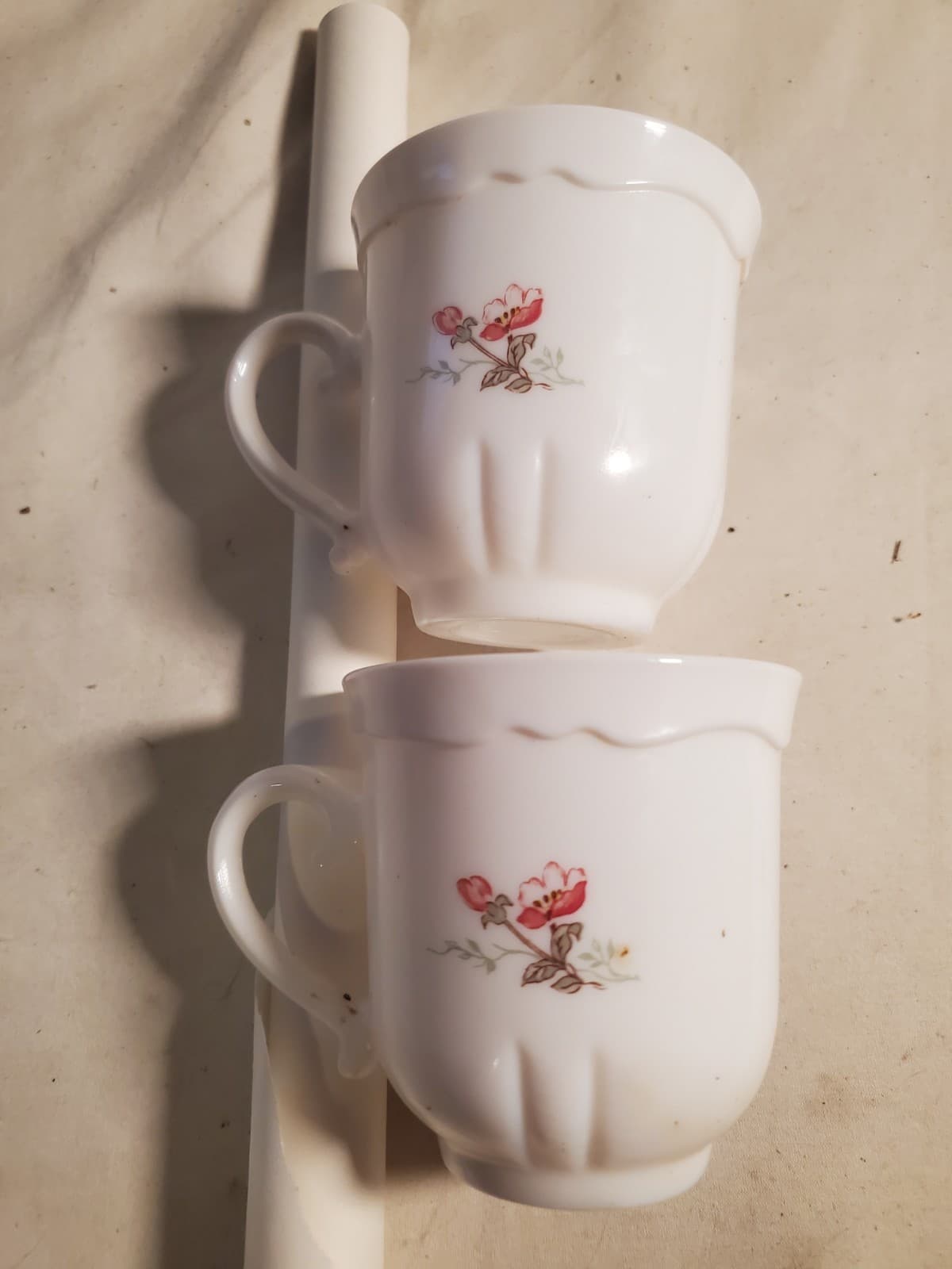 Arcopal France Floral Milk Glass Tea Cups Set of 2 Pink Blossom Pattern Vintage - Thumbnail 5