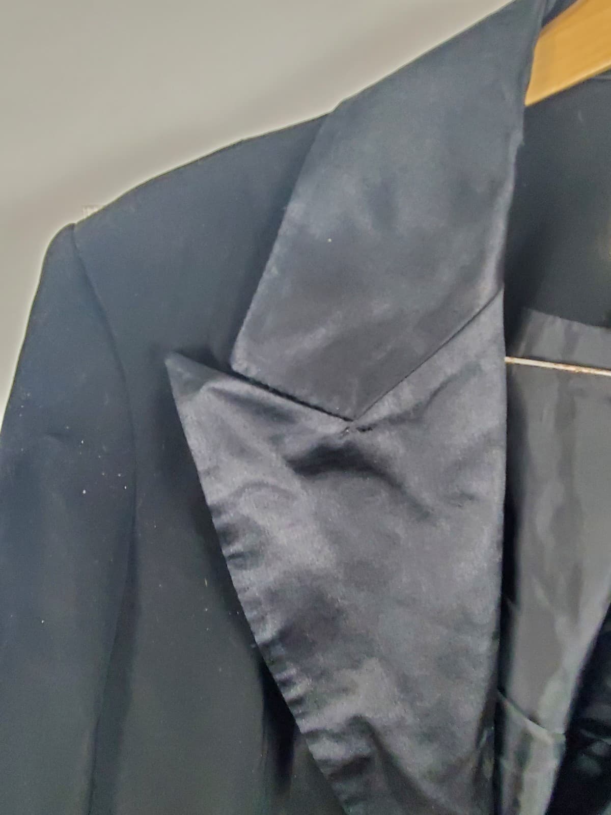 Vintage G.M.I. Women's Black Tuxedo Blazer Size 16 Satin Shawl Collar Formal - Thumbnail 2