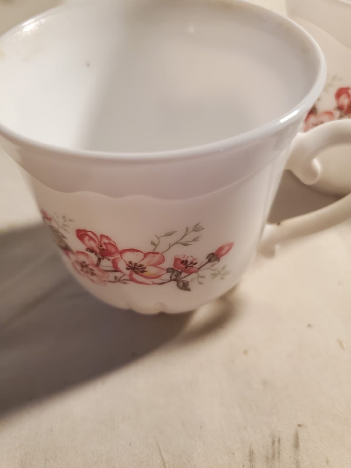 Arcopal France Floral Milk Glass Tea Cups Set of 2 Pink Blossom Pattern Vintage - Thumbnail 9