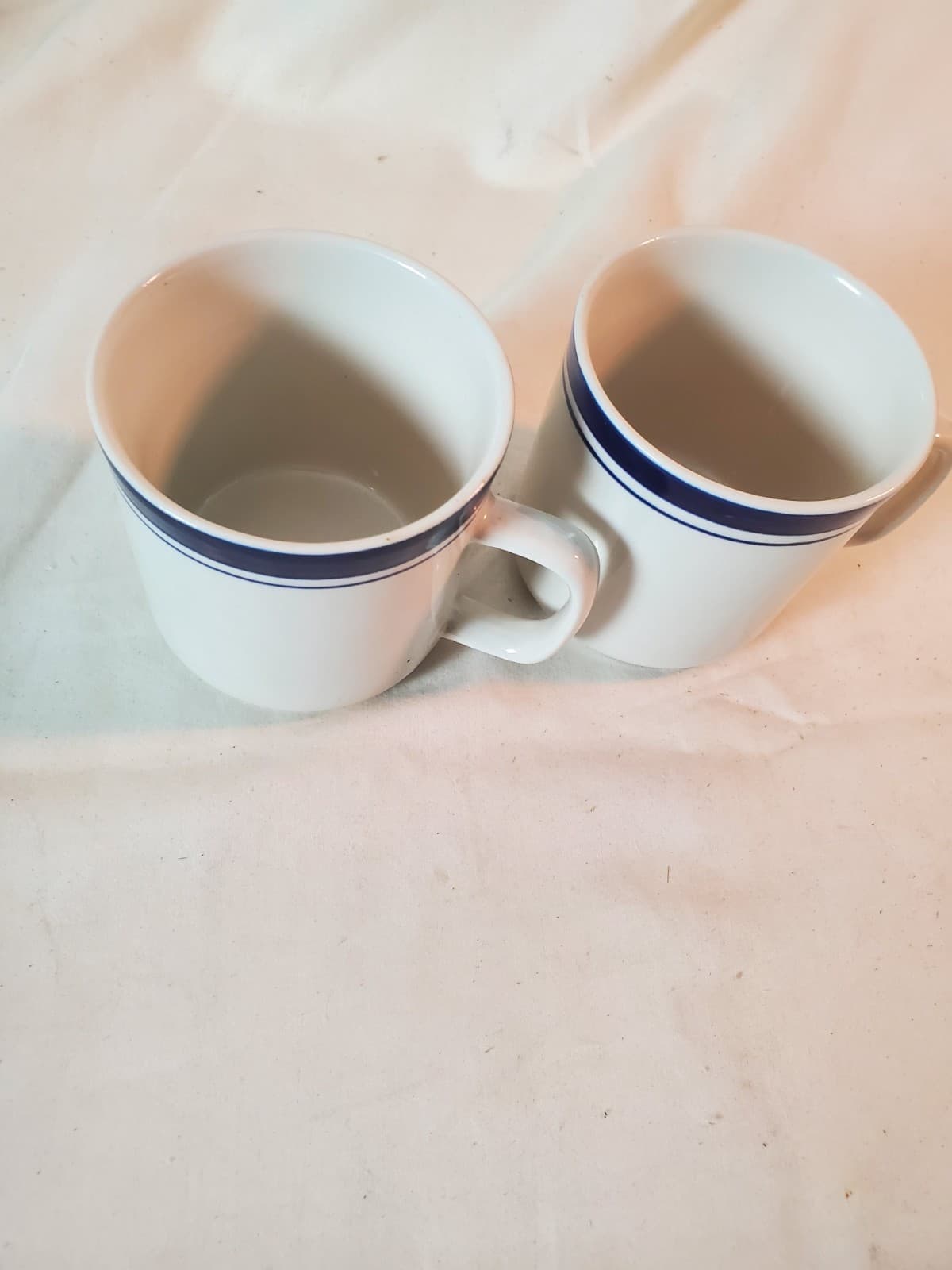 Set of 2 Vintage Gibson Housewares Flat Mug with D Handle Tan Blue Stripes - Thumbnail 2
