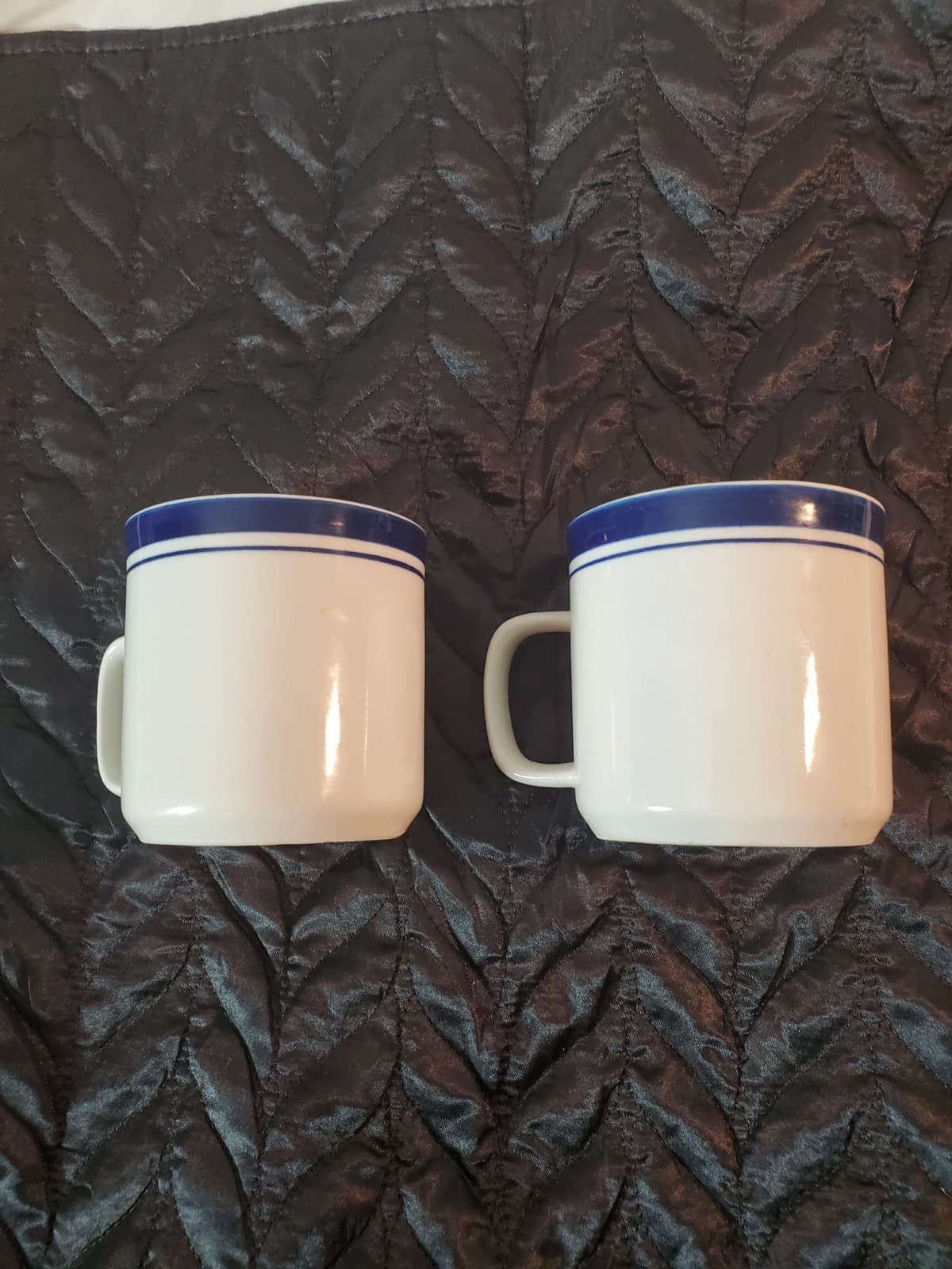 Set of 2 Vintage Gibson Housewares Flat Mug with D Handle Tan Blue Stripes