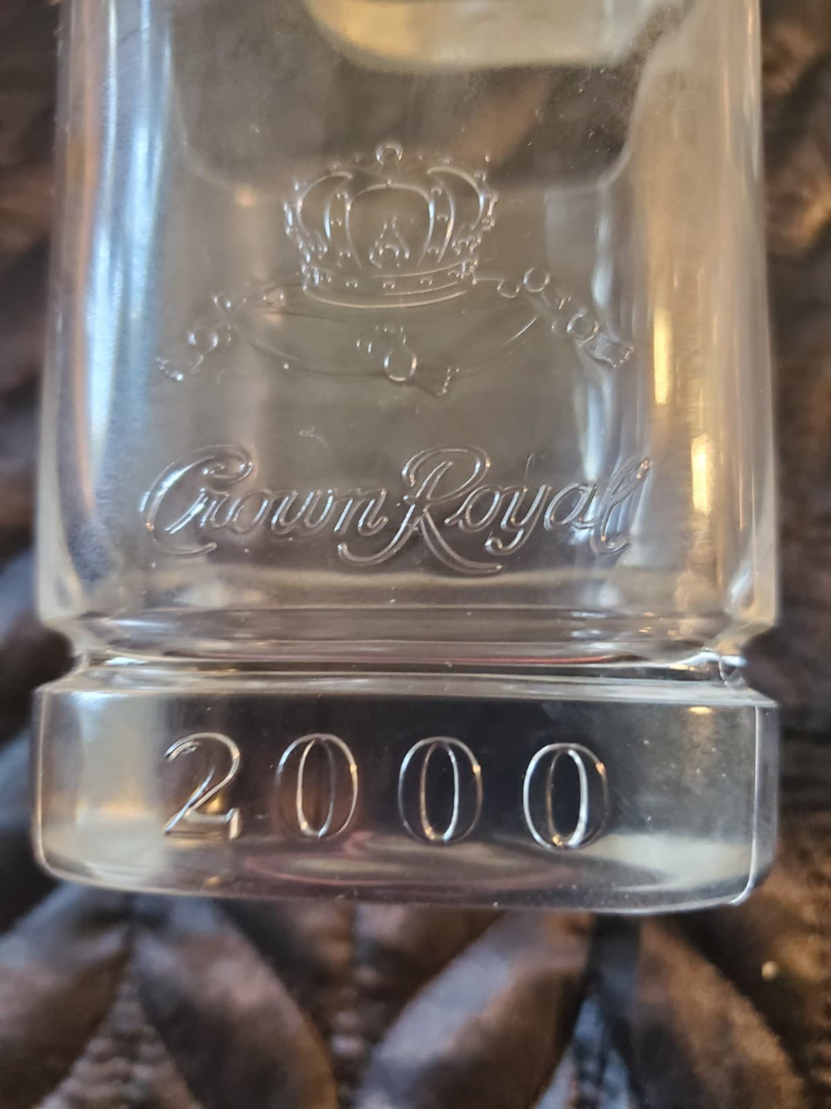 Crown Royal Limited Edition Year 2000 Set of 4 Embossed Whiskey Rocks Glasses - Thumbnail 2