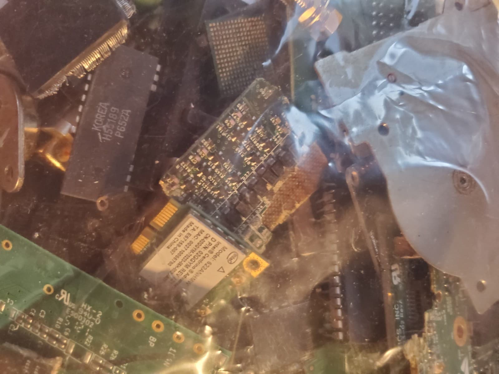 4LBS - Scrap Circuit boards/chips/connectors For Precious Metals Recovery GOLD - Thumbnail 3