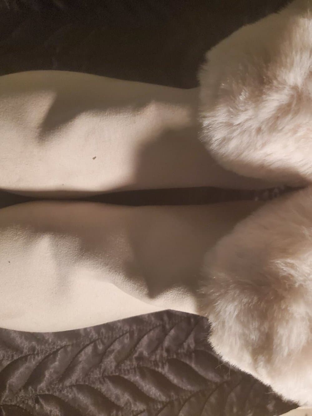 DKNY White Suede/Faux Fur - Size 10M - Thumbnail 2