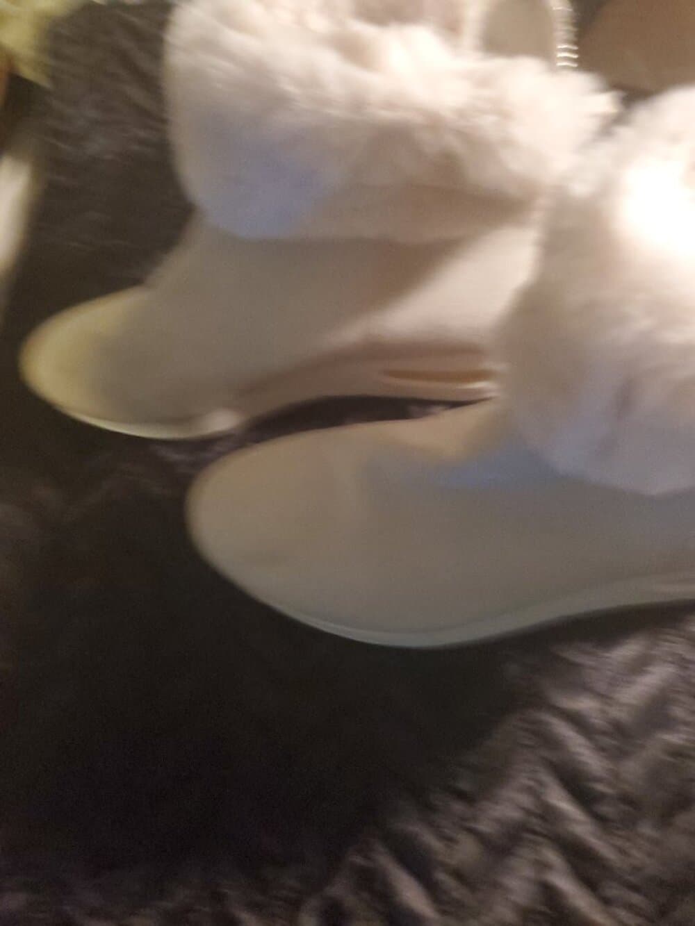 DKNY White Suede/Faux Fur - Size 10M