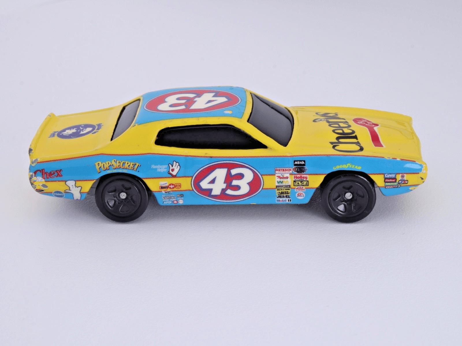 2004 Hot Wheels ~ Richard Petty 1974 DODGE CHARGER ~ #43 Cheerios Salute - Thumbnail 3