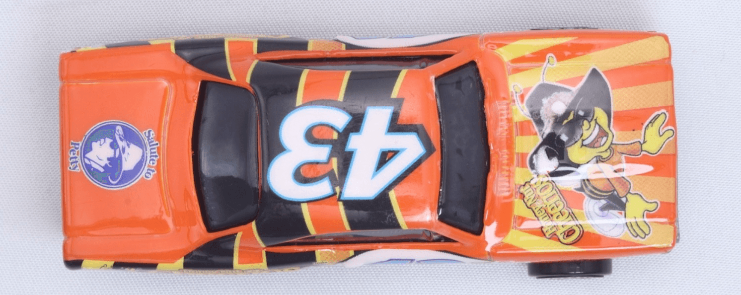 2004 Hot Wheels ~ 1970 ROADRUNNER ~ Richard Petty #43 Honey Nut Cheerios 1:64 - Thumbnail 9