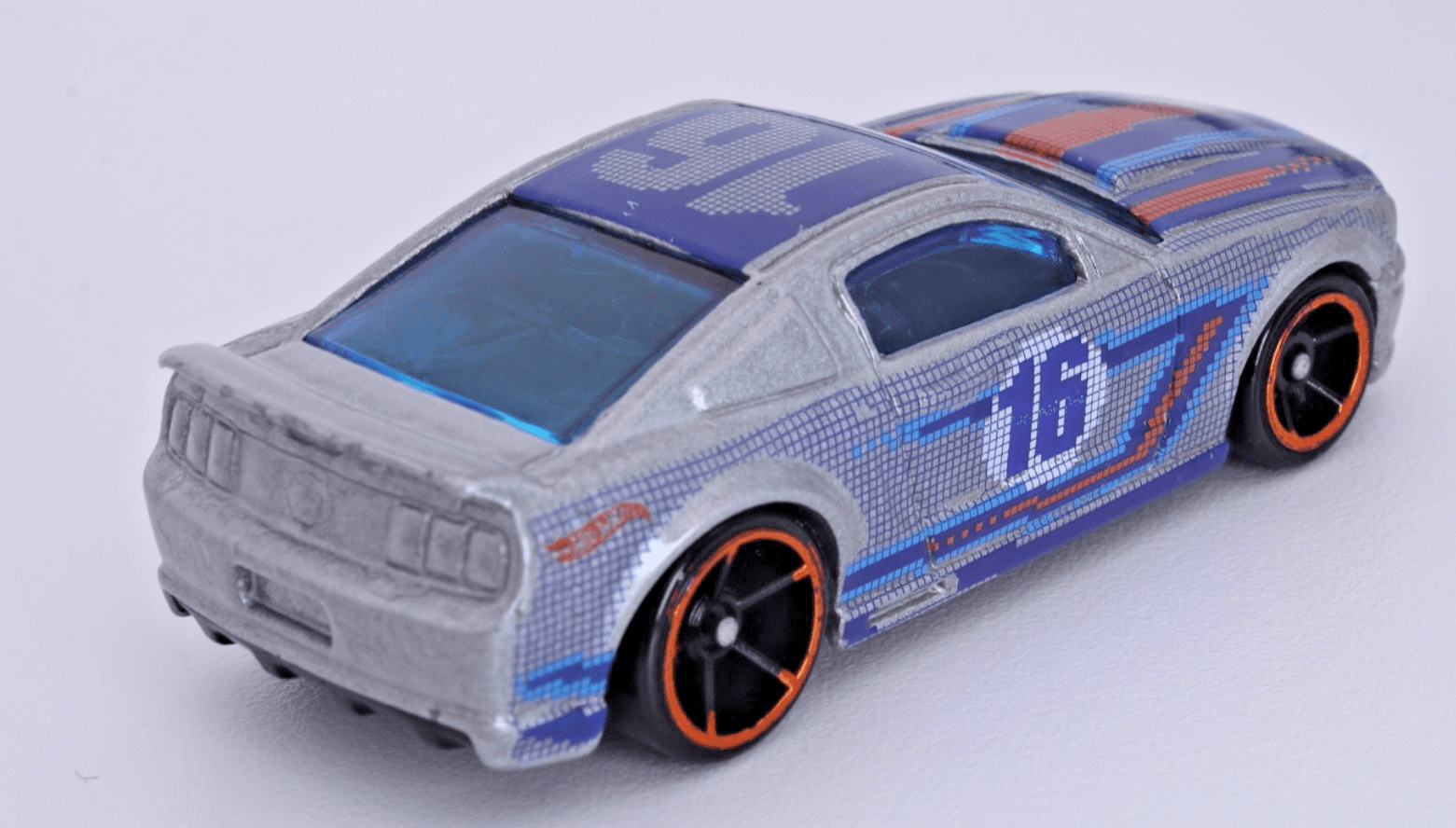 2016 Hot Wheels Art Cars ~ 2007 MUSTANG (#198) ~ Gray/Blue/Orange 1:64 - Thumbnail 5