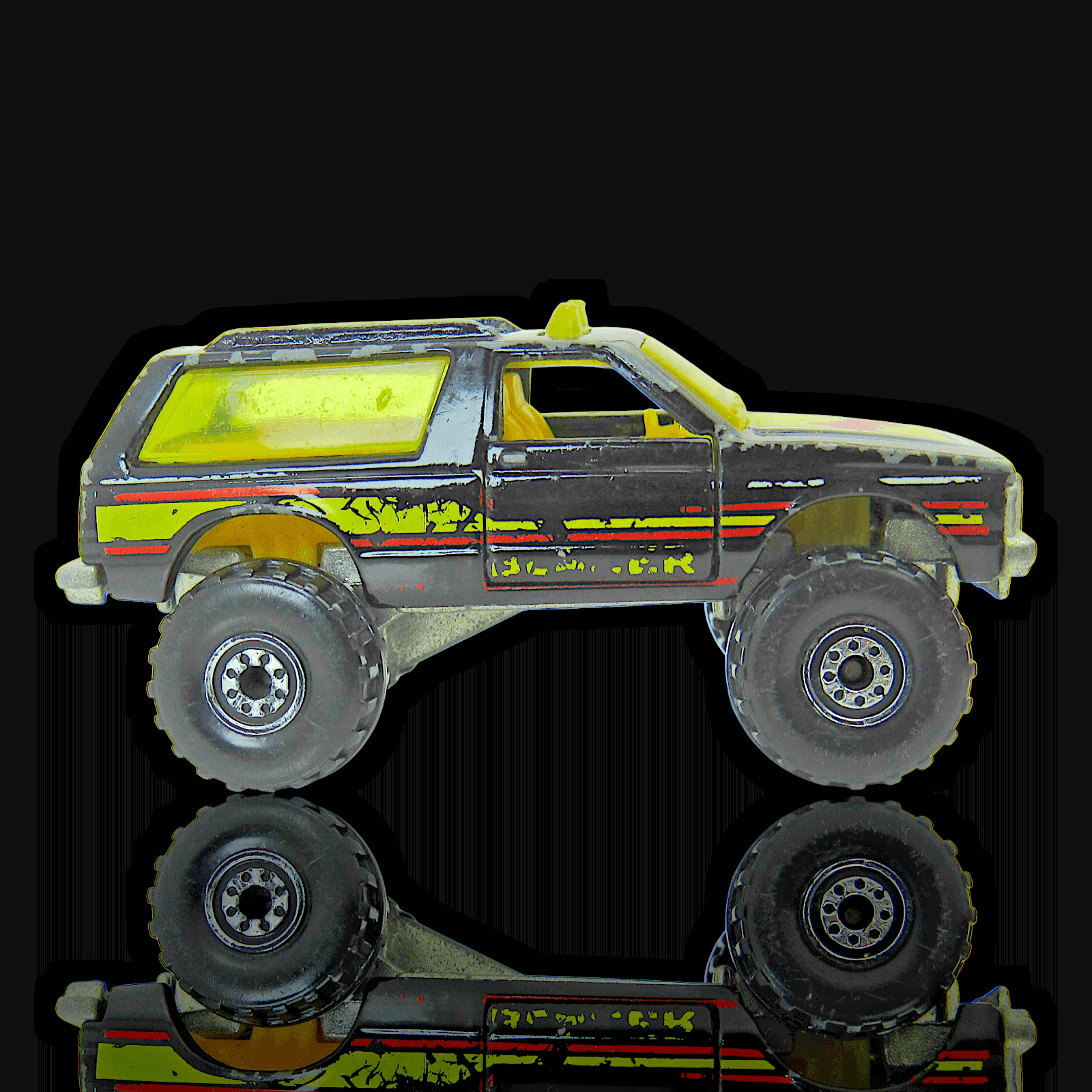 Hot Wheels 1983 CHEVY BLAZER 4x4 ~ VINTAGE ~ Black Yellow Doors Open 1:64 Truck
