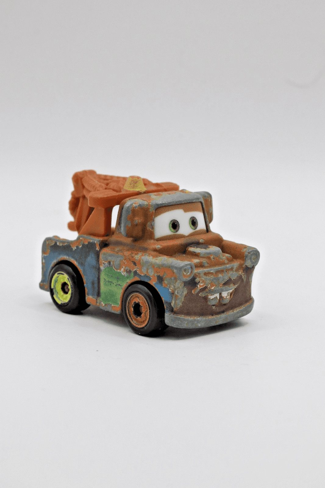Disney Pixar Cars ~ Mini Racers ~ TOW MATER ~ Diecast Truck 1:110