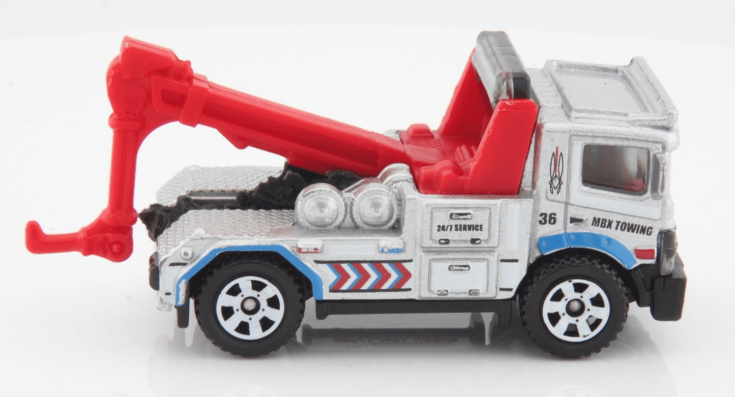 2023 Matchbox City Drivers III ~ URBAN TOW TRUCK ~ Silver/Red 1:64 Diecast - Thumbnail 3