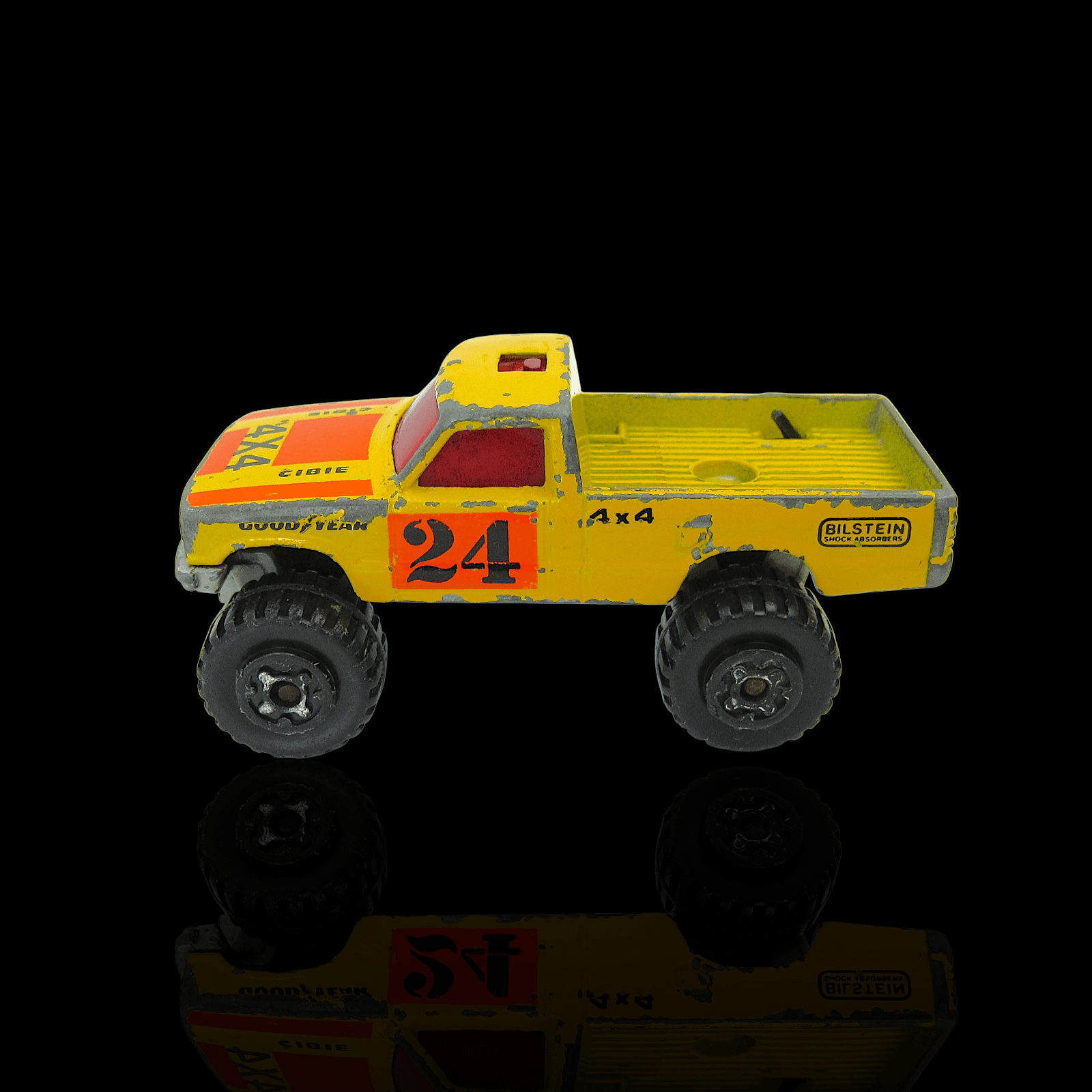 Matchbox 1981 4x4 Pickup ~ #24 ~ Yellow ~ Goodyear Bilstein 1/64 - Thumbnail 3