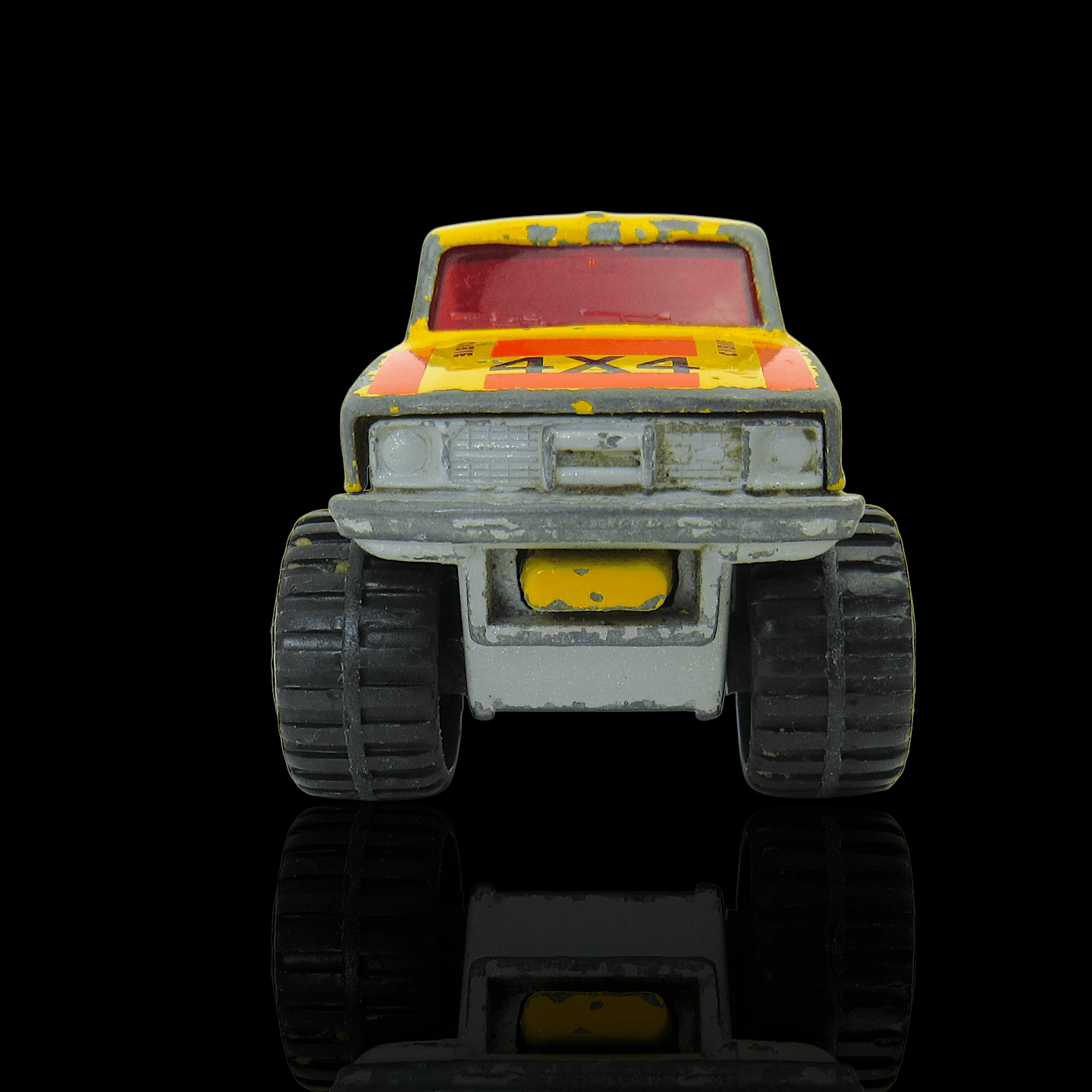 Matchbox 1981 4x4 Pickup ~ #24 ~ Yellow ~ Goodyear Bilstein 1/64 - Thumbnail 5