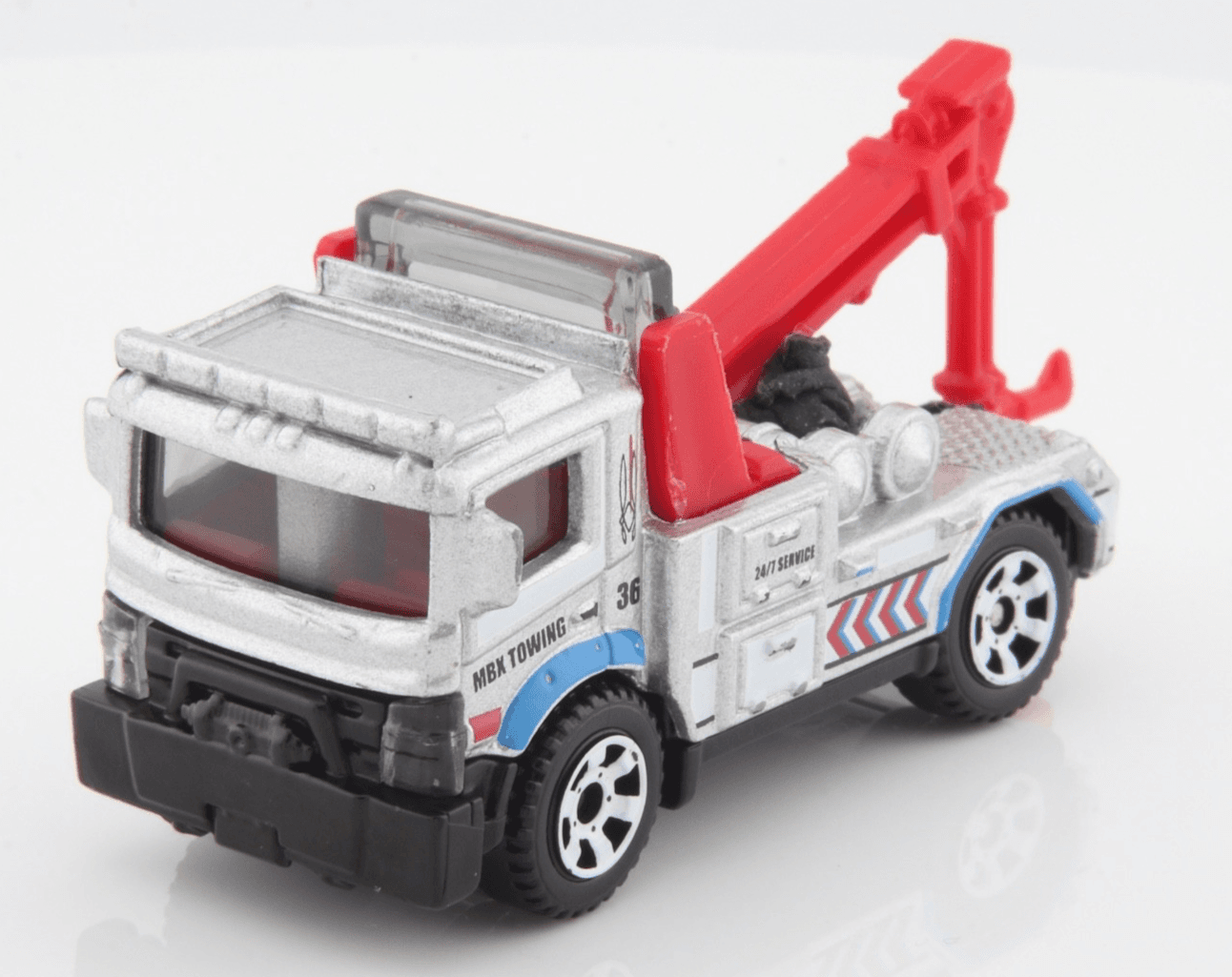 2023 Matchbox City Drivers III ~ URBAN TOW TRUCK ~ Silver/Red 1:64 Diecast - Thumbnail 2