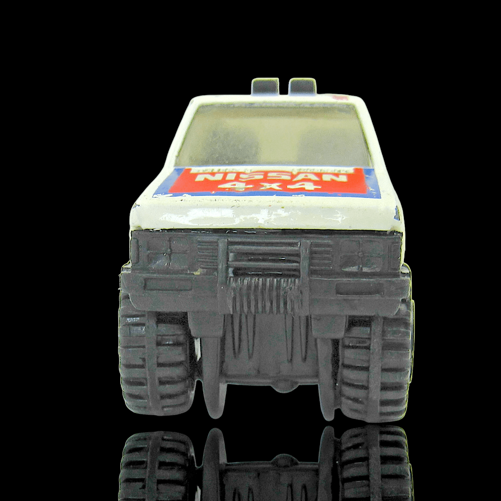 Hot Wheels 1987 NISSAN HARDBODY 4x4 PICKUP ~ VINTAGE ~ White Red Diecast - Thumbnail 3