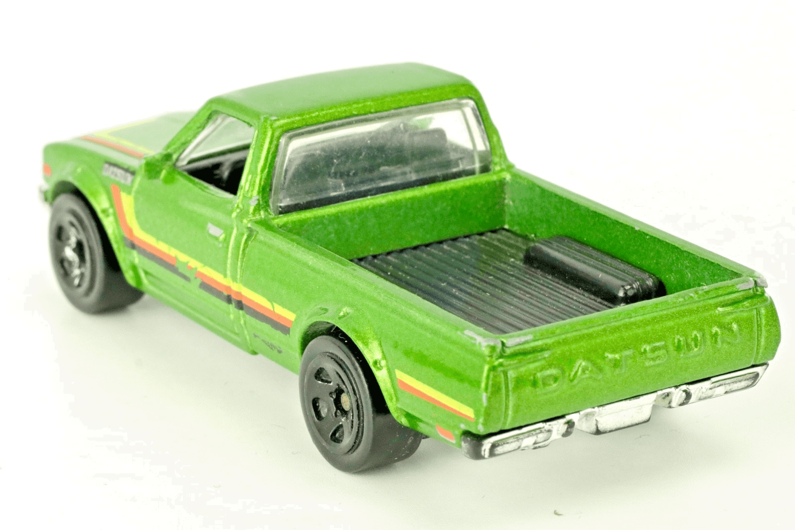 Hot Wheels ~ DATSUN 620 PICKUP TRUCK ~ Green ~ 1:64 ~ Diecast - Thumbnail 5