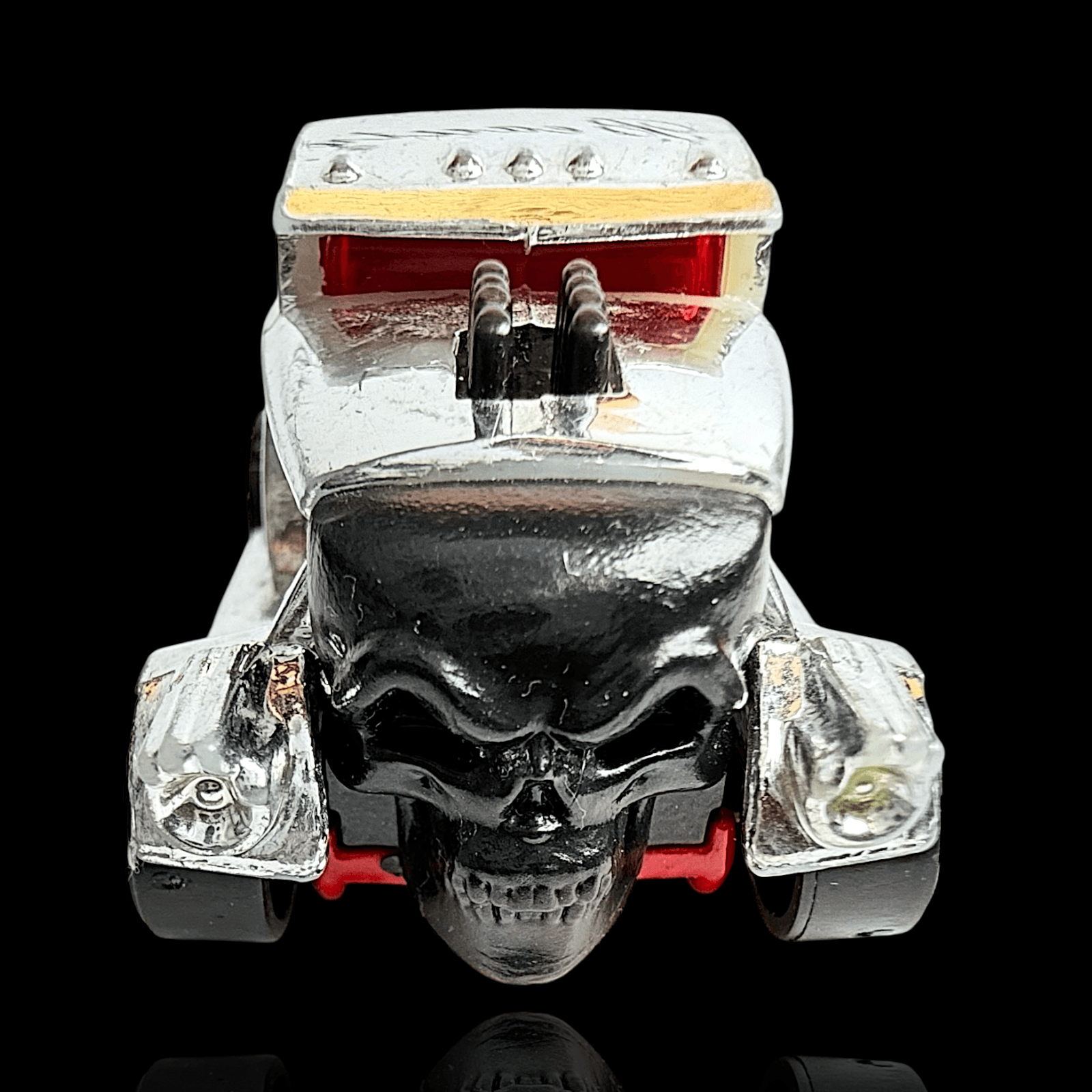 Hot Wheels 2012 TRACKIN' TRUCKS Speed Hauler ~ Silver Black Checkered Skull - Thumbnail 6