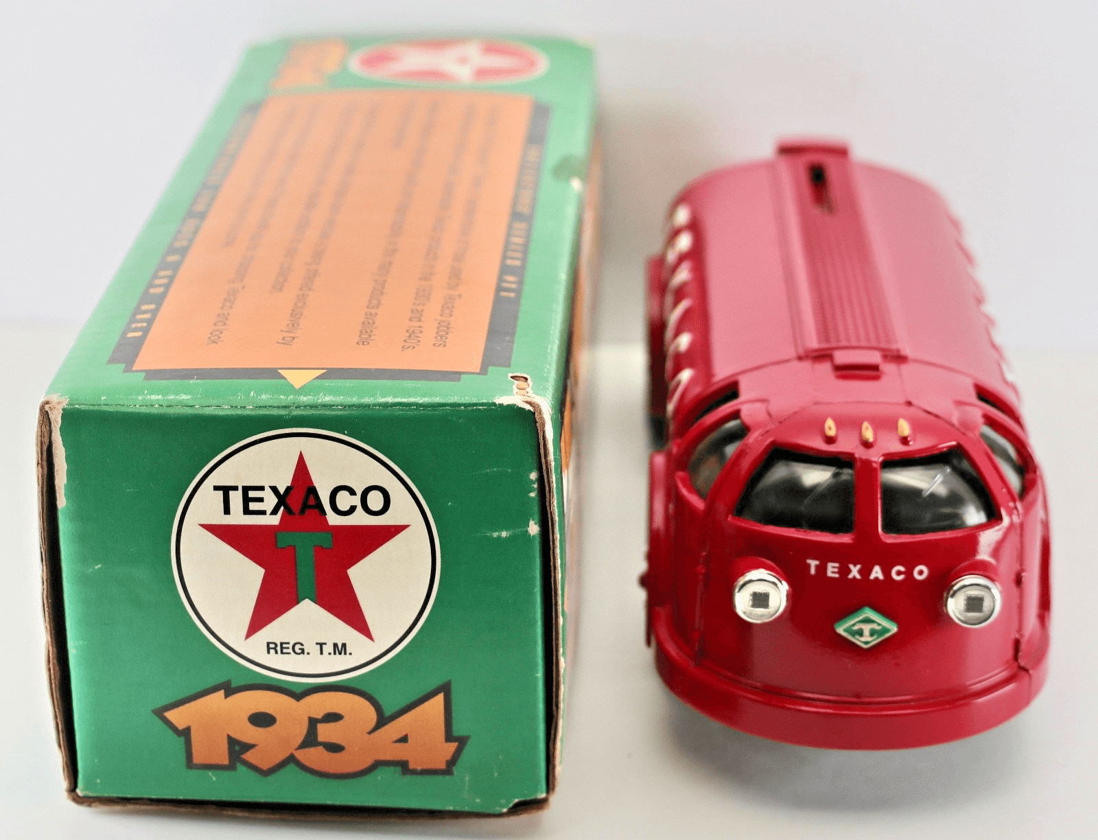 ERTL ~ TEXACO 1934 DIAMOND T TANKER ~ "DOODLE BUG" ~ Coin Bank - Thumbnail 5