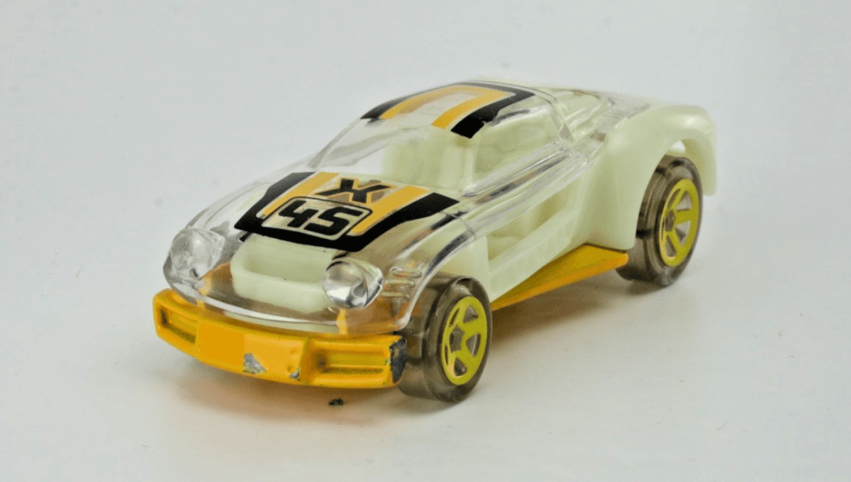 2022 Hot Wheels ~ LIGHTNIN' BUG ~ X-Raycers #218/250 Glow Dark Yellow - Thumbnail 2