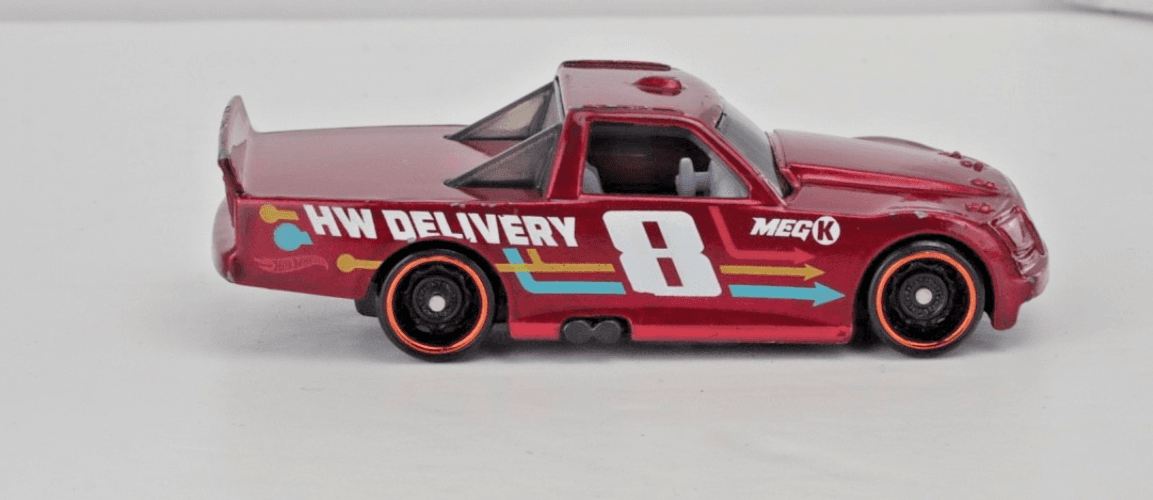 Hot Wheels ~ CIRCLE TRUCKER ~ Red #8 ~ 2023 HW City 5-Pack 1:64 - Thumbnail 3