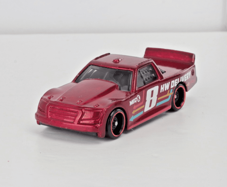 Hot Wheels ~ CIRCLE TRUCKER ~ Red #8 ~ 2023 HW City 5-Pack 1:64 - Thumbnail 2
