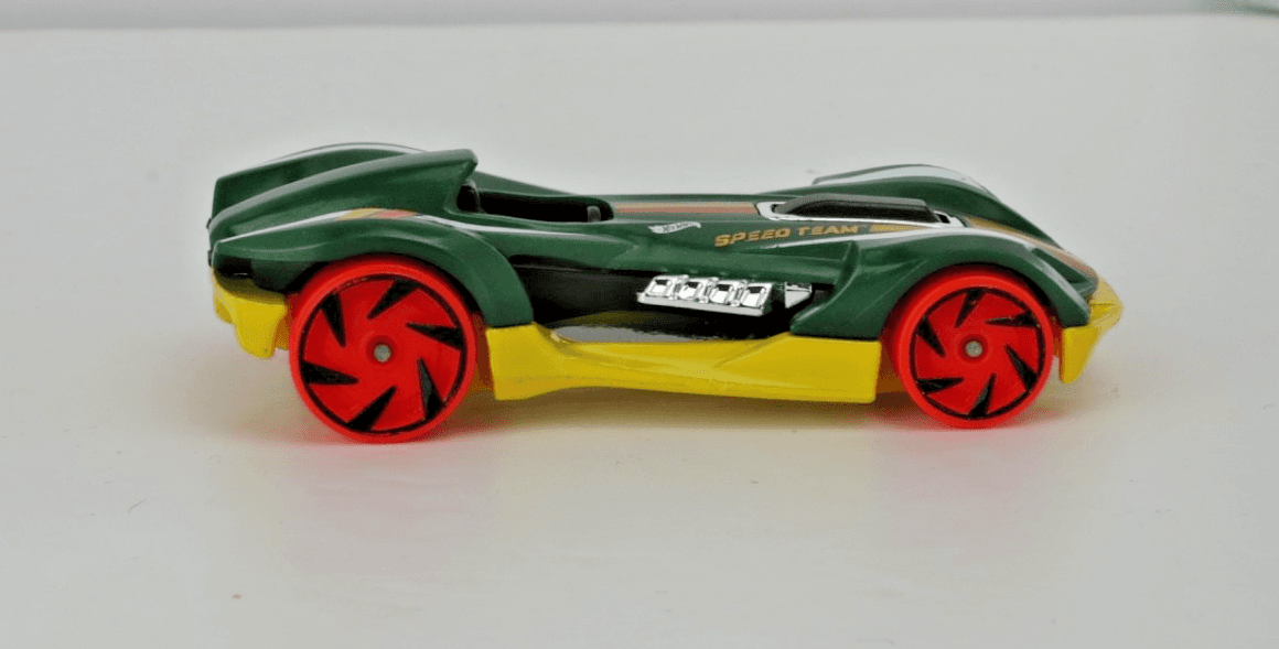 2022 Hot Wheels ~ ROADSTER BITE ~ Green / Yellow ~ HW Speed Team 1/5 ~ 22/250 - Thumbnail 3