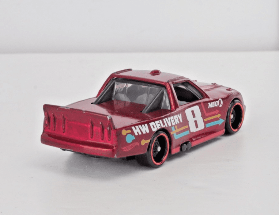 Hot Wheels ~ CIRCLE TRUCKER ~ Red #8 ~ 2023 HW City 5-Pack 1:64 - Thumbnail 5