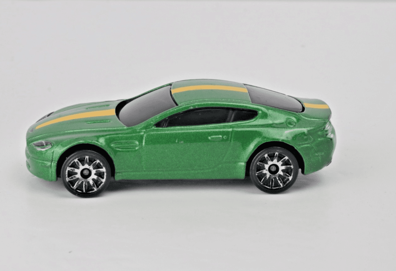 Hot Wheels ~ ASTON MARTIN V8 Vantage ~ HW Exotics ~ Green/Yellow Stripe 1:64 - Thumbnail 6