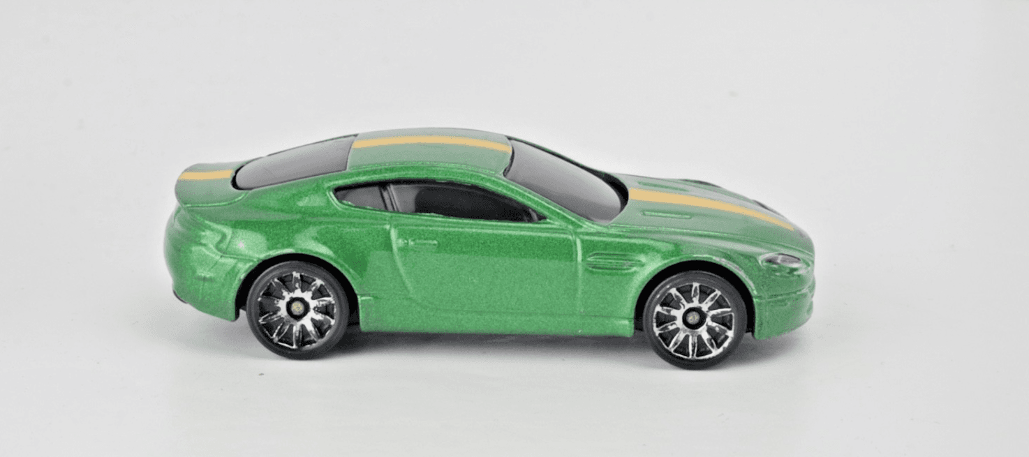 Hot Wheels ~ ASTON MARTIN V8 Vantage ~ HW Exotics ~ Green/Yellow Stripe 1:64 - Thumbnail 5