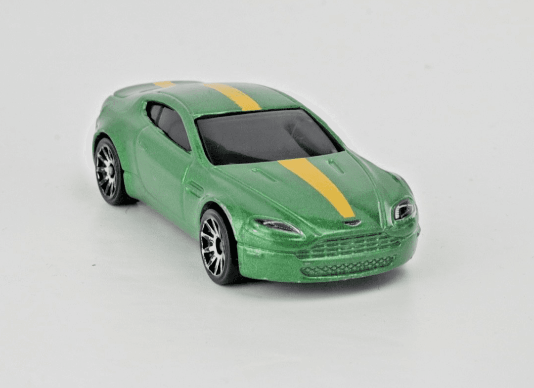Hot Wheels ~ ASTON MARTIN V8 Vantage ~ HW Exotics ~ Green/Yellow Stripe 1:64