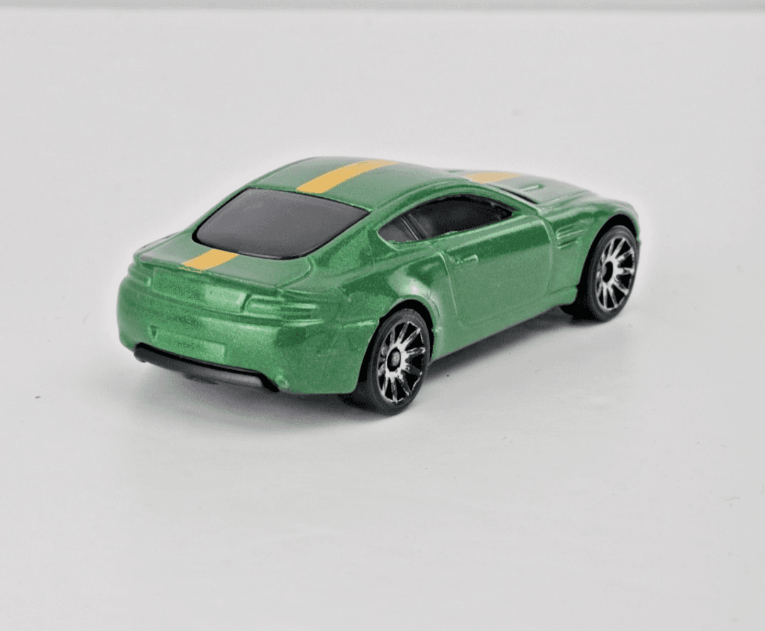 Hot Wheels ~ ASTON MARTIN V8 Vantage ~ HW Exotics ~ Green/Yellow Stripe 1:64 - Thumbnail 4