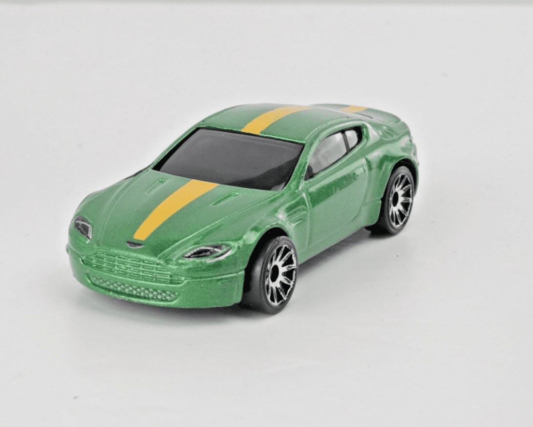 Hot Wheels ~ ASTON MARTIN V8 Vantage ~ HW Exotics ~ Green/Yellow Stripe 1:64 - Thumbnail 2