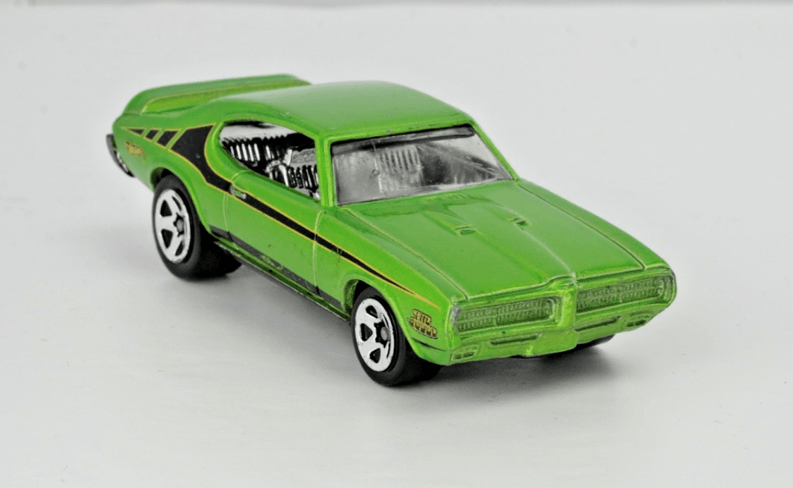 2013 Hot Wheels ~ 1969 PONTIAC GTO ~ "The Judge" ~ Muscle Mania Green 1:64
