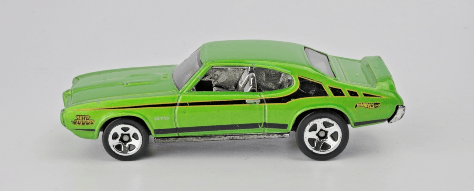 2013 Hot Wheels ~ 1969 PONTIAC GTO ~ "The Judge" ~ Muscle Mania Green 1:64 - Thumbnail 4