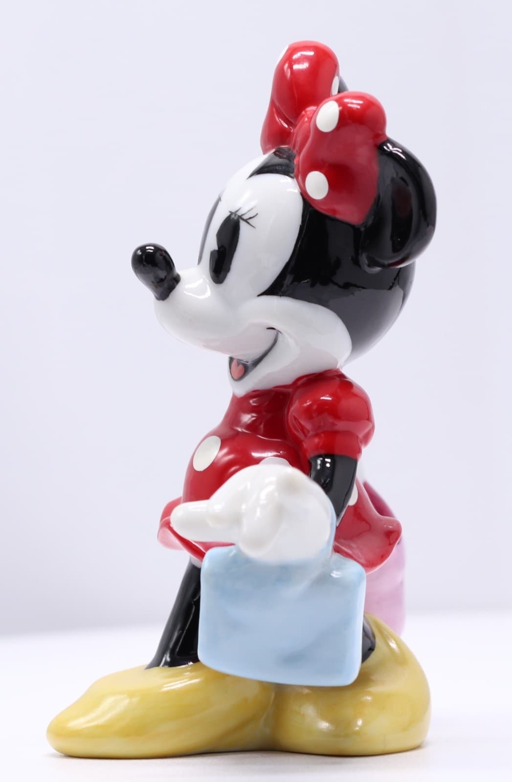 Minnie Mouse Goes Shopping Figurine 4” - Thumbnail 2