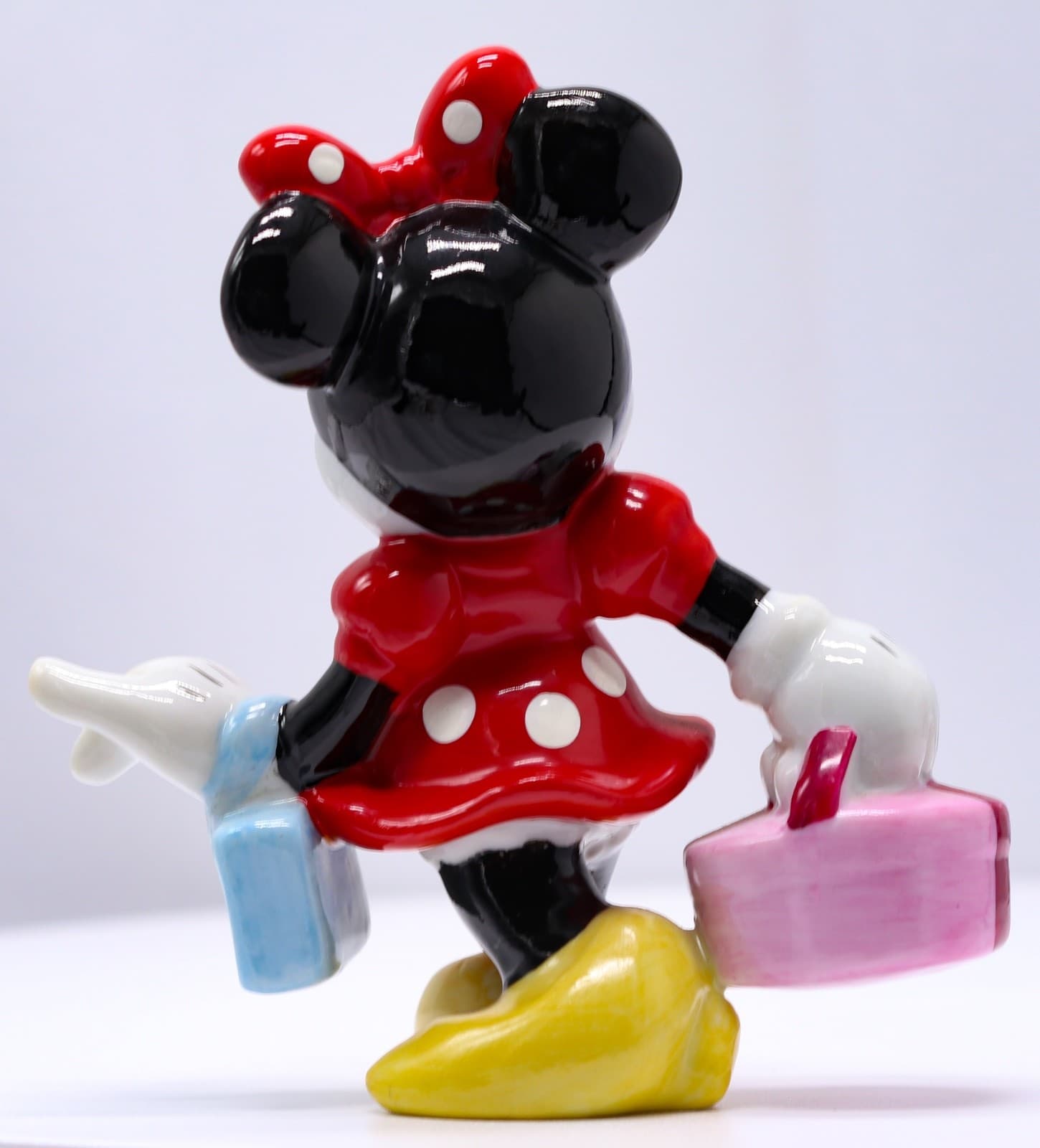 Minnie Mouse Goes Shopping Figurine 4” - Thumbnail 3