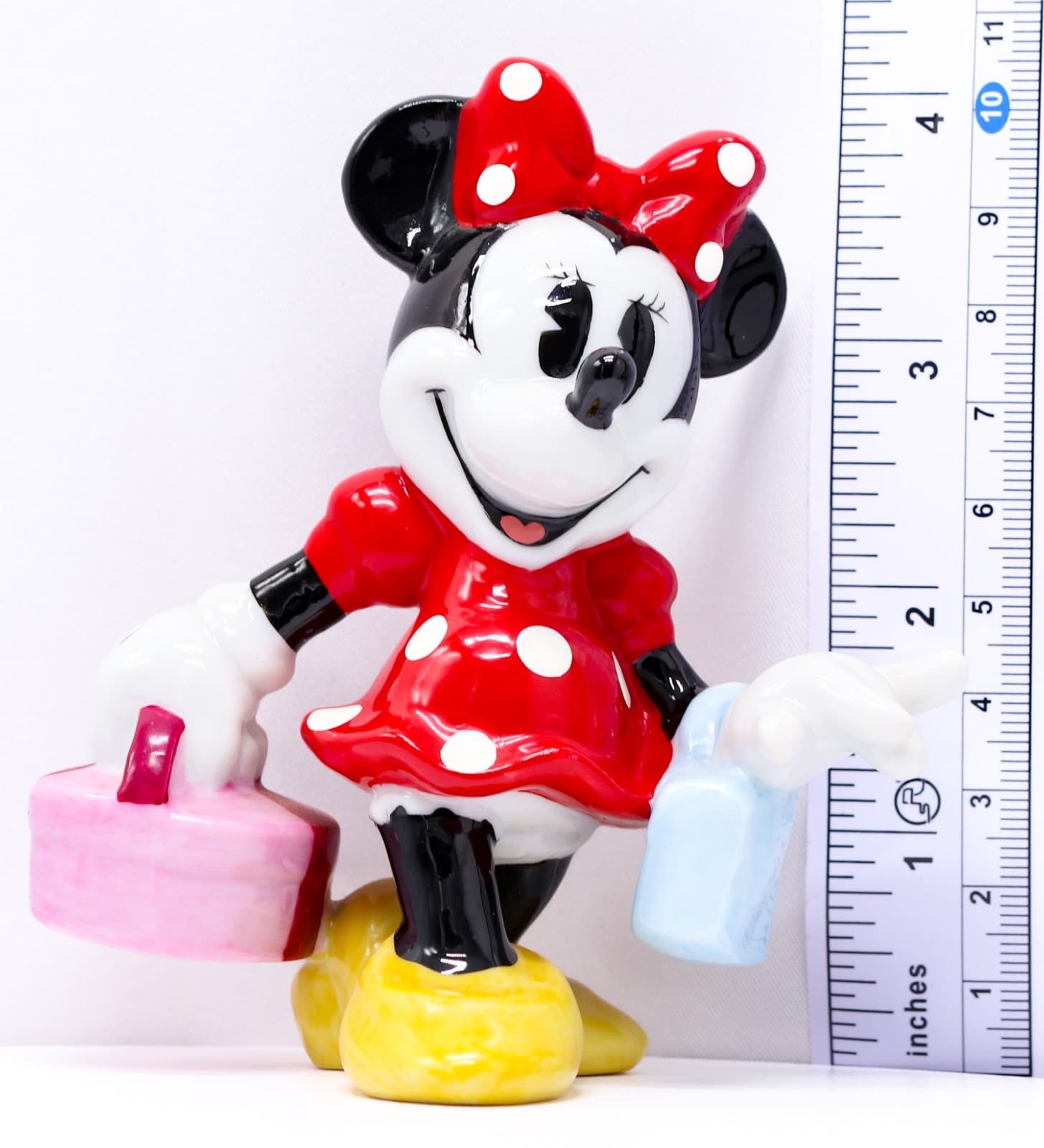 Minnie Mouse Goes Shopping Figurine 4” - Thumbnail 7