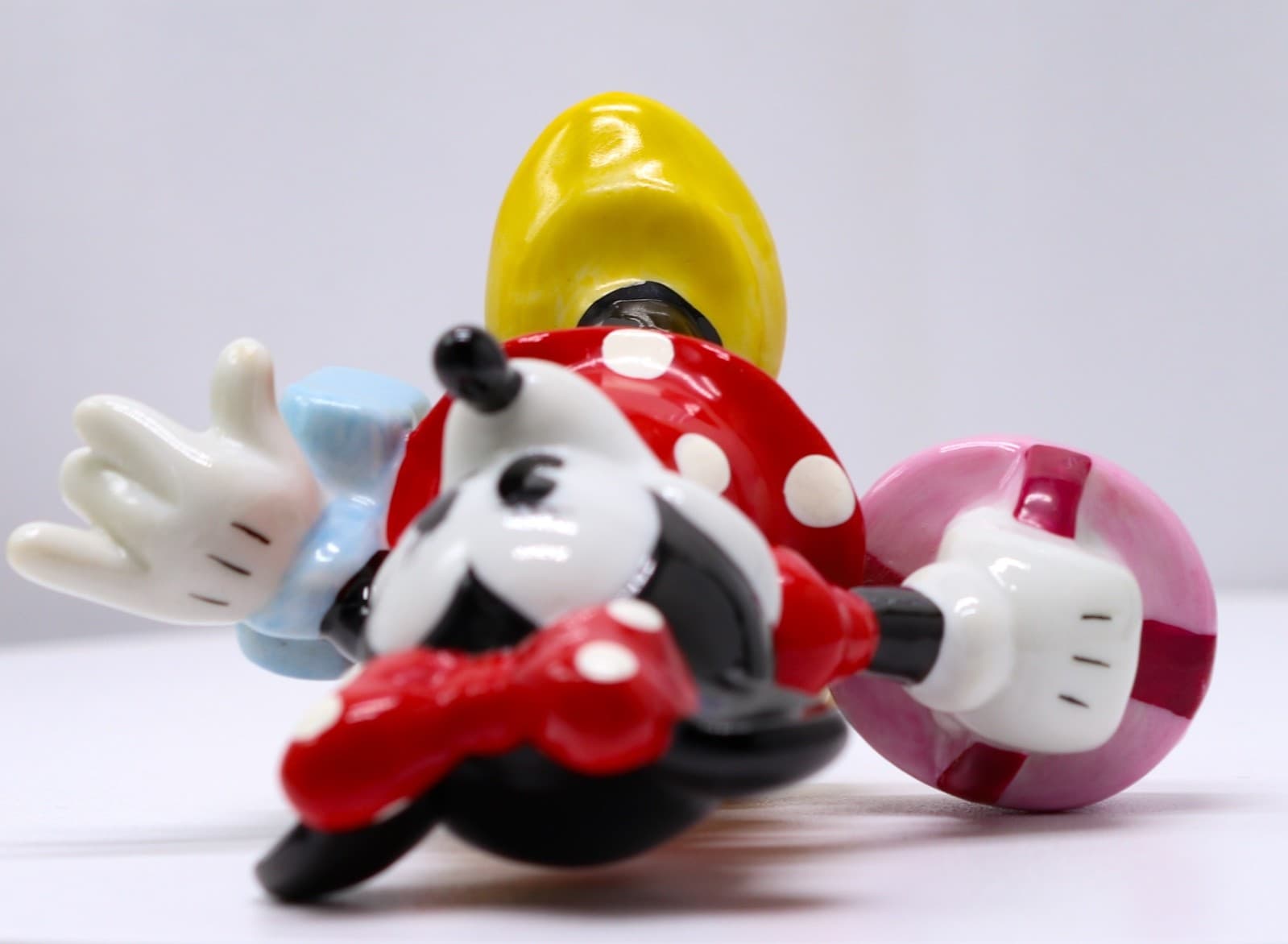 Minnie Mouse Goes Shopping Figurine 4” - Thumbnail 5